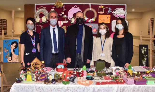 ESOGÜ Hastanesi&#039;nde &#039;Uğraş Tedavisi El Sanatları Sergisi&#039; açıldı