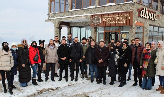 ETÜ ve Büyükşehir Belediyesi iş birliği ile öğrenciler Erzurum&#039;un tarihi mekânlarını gezdi