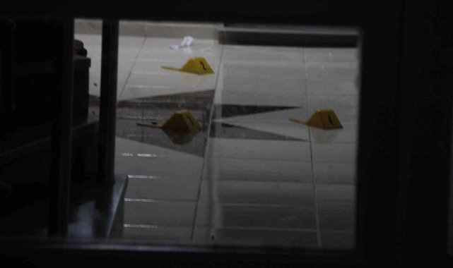 Evi basıp baldızını yaraladı, karısı silahı elinden alıp onu vurdu