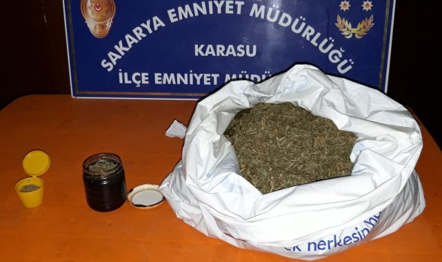 Evinin odunluğunda yaklaşık 2 kilo esrar ile yakalandı