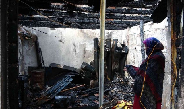 Evsiz kalan çift otomobilde, çocukları da komşularında kalıyor