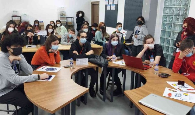 Farklı ülkelerden gelen öğrenci ve öğretmenler Eskişehir&#039;de buluştu