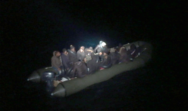 Fethiye açıklarında 32 düzensiz göçmen kurtarıldı.