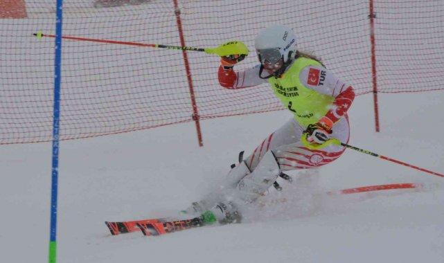 Fıs Anatolian Kupasında 2 altın,2 gümüş 1 bronz madalya