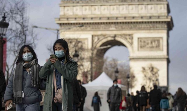Fransa'da günlük vaka sayısı 200 binin üzerinde
