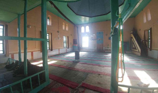 Garip kalan caminin hüzün veren hikayesi