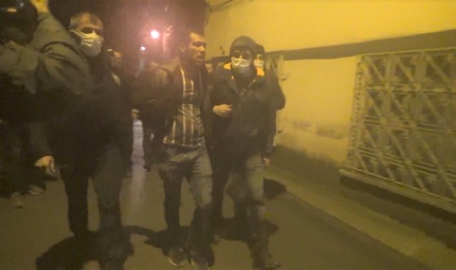 Gasp girişiminde bulunduğu iddia edilen 2 Irak uyruklu şüpheli polisin operasyonuyla yakalandı