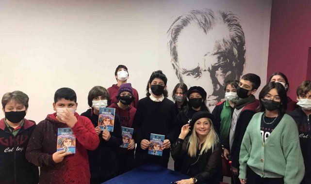 Gaziantep Kolej Vakfı Özel Ortaokulu'nda imza günü