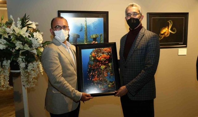 Gaziantep'te iki farklı temada hazırlanan fotoğraf sergisinin açılışını yaptı