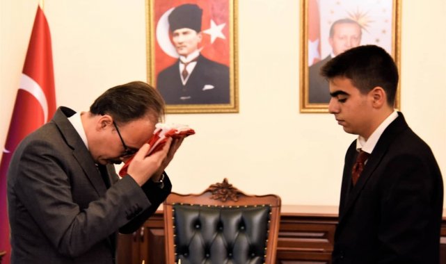 Gaziantep'ten gelen emaneti onurla teslim aldı