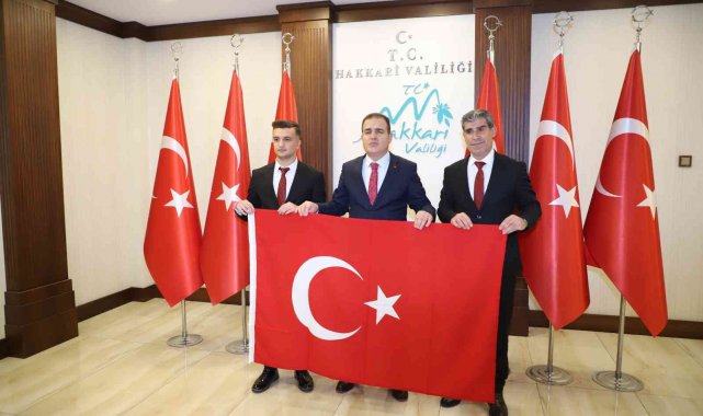 Gaziantep'ten Hakkari'ye toprak ve bayrak