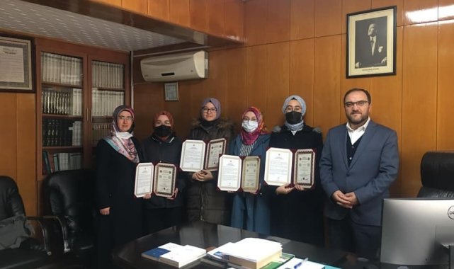 Gediz'de hafızlık eğitimini tamamlayan 5 öğrenciye, hafızlık belgeleri verildi
