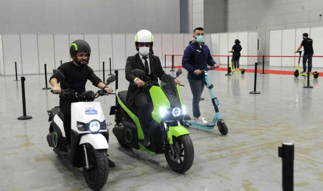 Geleceğin araçları 'elektrikli araçlar' görücüye çıkıyor