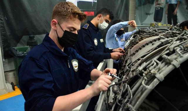 Geleceğin uçak mühendis ve teknisyenleri bu okulda yetişiyor