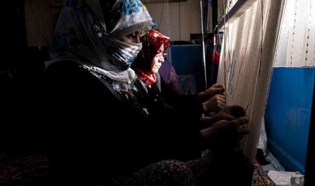 Geleneksel yöntemlerle dokunan halılarda hedef ihracat