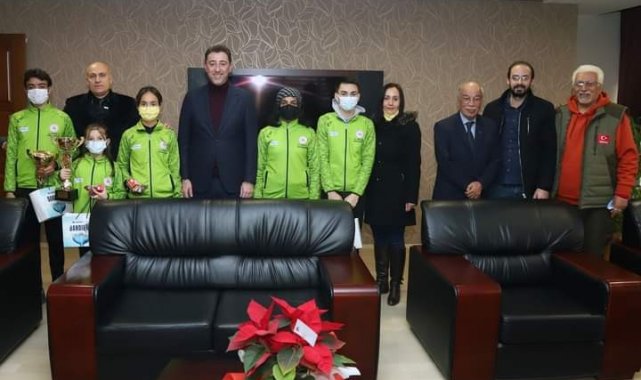 Genç sporculardan Başkan Tosun'a ziyaret