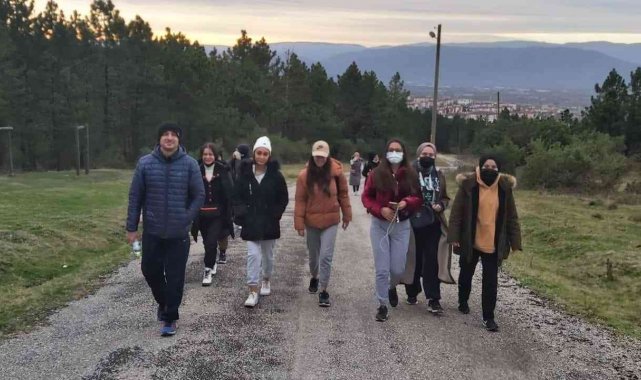 Gençler Kent Ormanında yürüdü