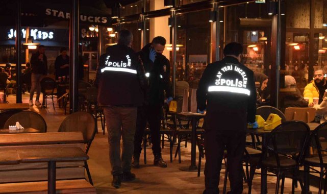 Gençlerin 'kız' kavgası kanlı bitti: 3 yaralı