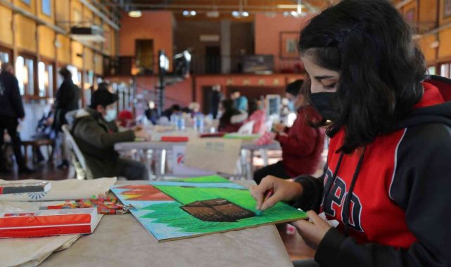 Gölcük'te öğrenciler, doğayı resim kağıdına aktardı