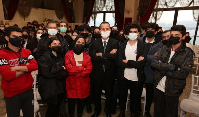 Görgün, Derince'de Gençlerle Buluştu