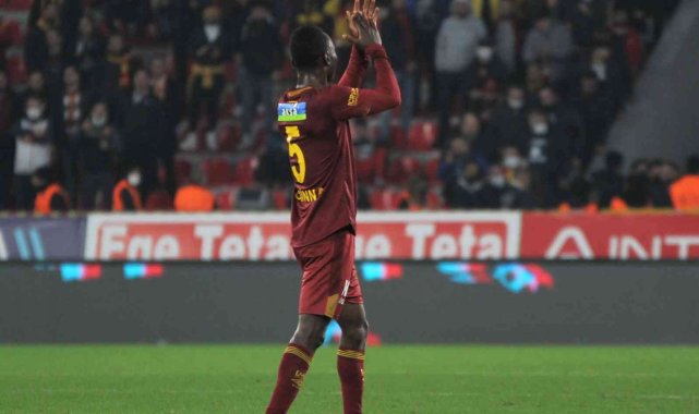 Göztepe'nin dinamosu: Obinna Nwobodo