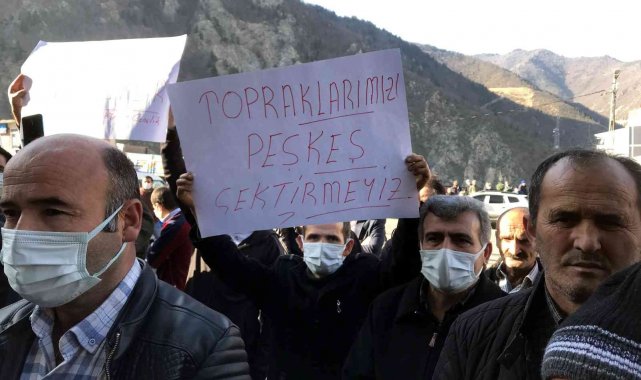 Gümüşhaneliler köylerine ait arazilerin Trabzon'a bağlanmasına tepki gösterdiler