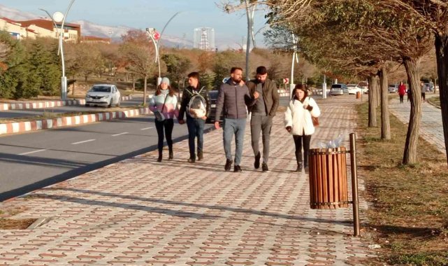 Güneşli havayı fırsat bilenler park ve piknik yerlerine akın etti