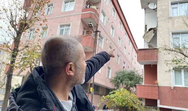 Güngören'de bir binanın 3'üncü katında bulunan balkon çöktü