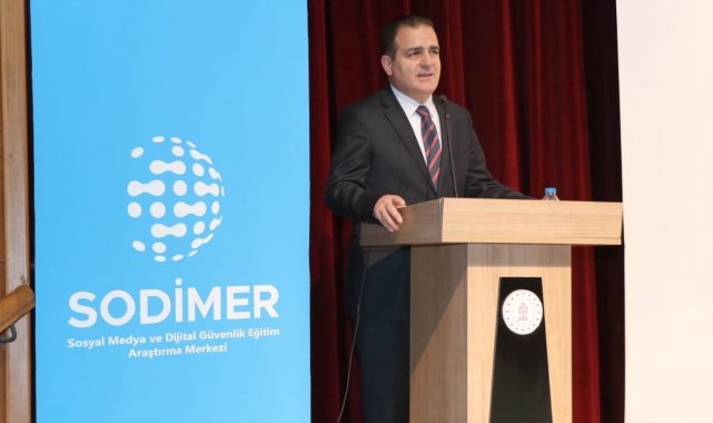 Hakkari'de '21. Yüzyılda Öğretmen Olmak' semineri