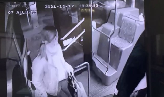 Halı saha dönüşü ölüme neden olan kazada, otobüsteki yolcuların telaş anları güvenlik kamerasında