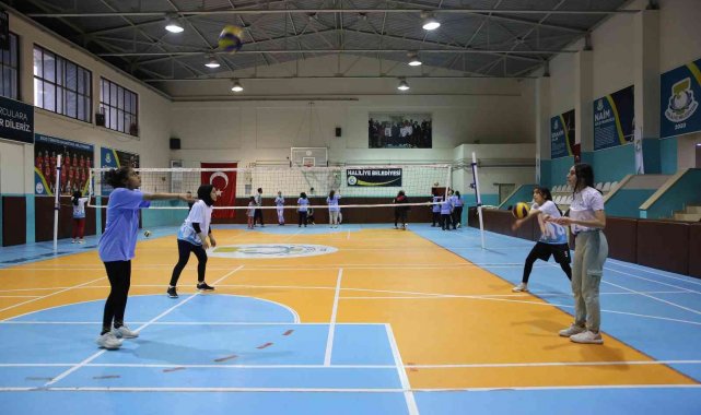 Haliliye Belediyesi gençleri sporla tanıştırıyor