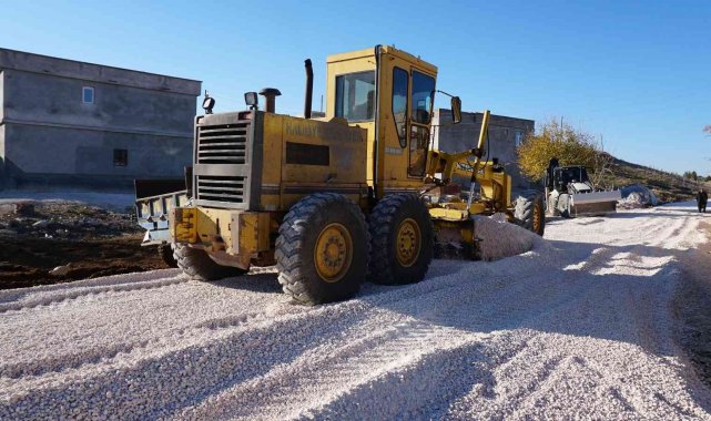 Haliliye'nin dört mahallesinde yol çalışması