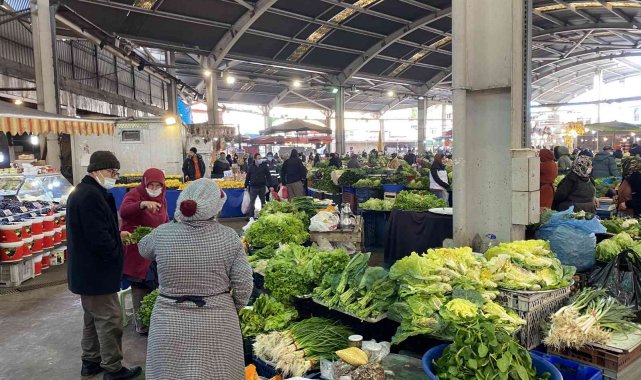 Halk pazarına yoğun ilgi