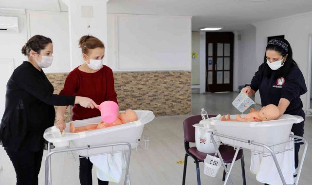 Hamile anne adaylarına eğitim