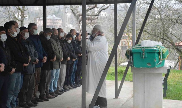 Hayatını kaybeden üniversite öğrencisi duvakla son yolculuğuna uğurlandı