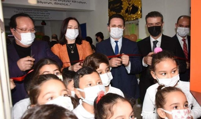 Hayırsever vatandaştan Atatürk İlkokulu'na kütüphane desteği