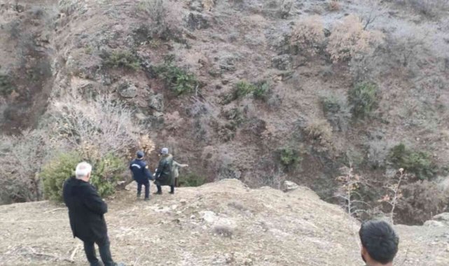 Hayvanlarını otlatan çoban kayalıklardan düşerek hayatını kaybetti