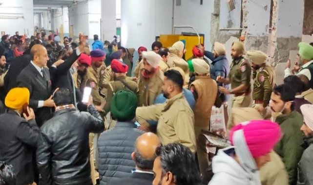 Hindistan'da mahkeme binasında patlama: 2 ölü