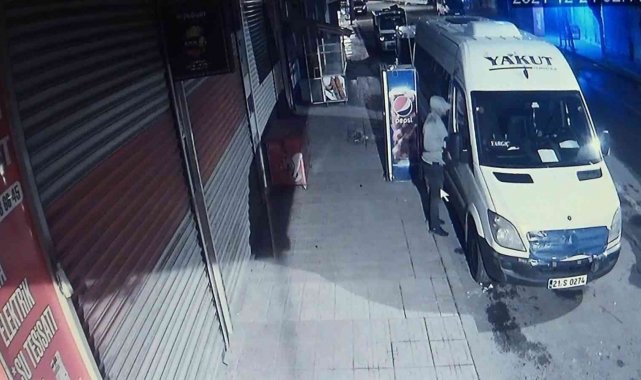 Hırsız, pazarcıyı terazisiz bıraktı