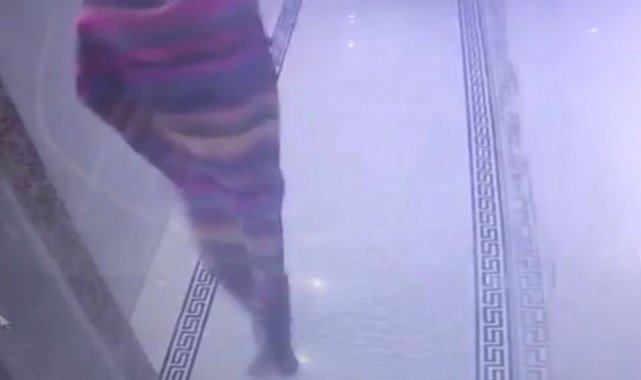 Hırsız tanınmamak için kilimi kamuflaj olarak kulandı