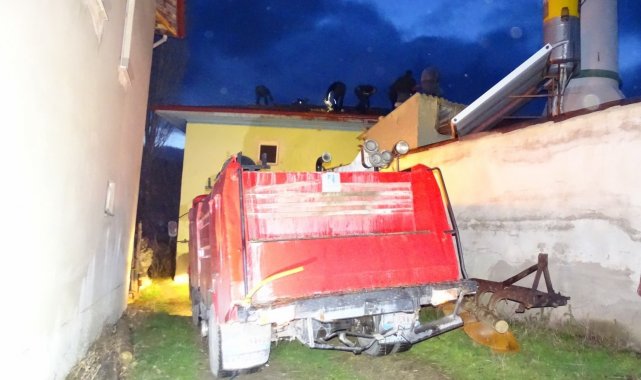 Hisarcık'ta köy camisinde korkutan yangın