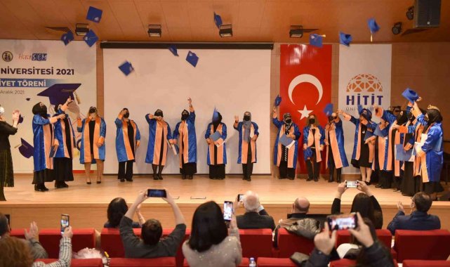 Hitit Anne Üniversitesi 3&#039;üncü dönem mezunlarını verdi
