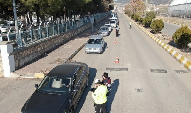 Huzur uygulamasında 2 bin 950 kişi kontrol edildi