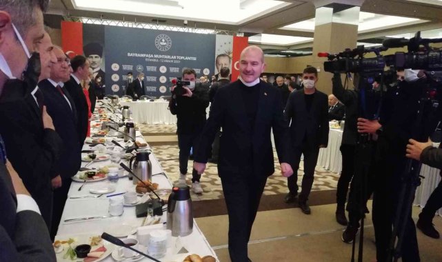 İçişleri Bakanı Süleyman Soylu Bayrampaşa'da muhtarlarla bir araya geldi