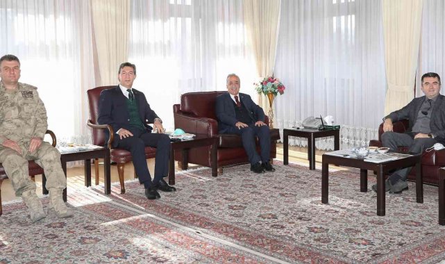 İl yöneticilerinden Rektör Çomaklı'ya tebrik ziyareti