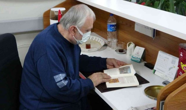 İlçe sağlık müdürlüğü personeli her sabah güne kitap okuyarak başlıyor