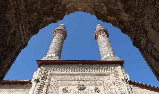 İlhanlı valisi, Selçuklu sultanı ile böyle boy ölçüştü