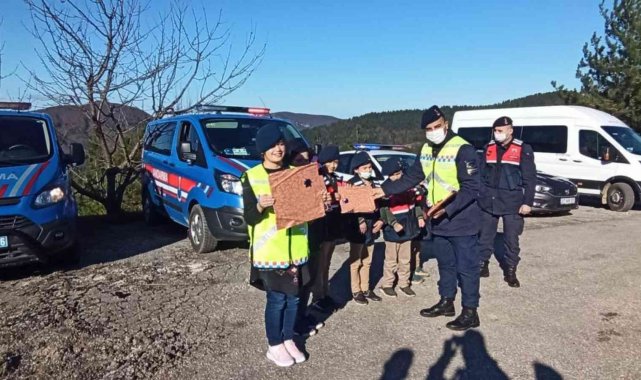 İnebolu'da jandarma ekipleri engellileri yalnız bırakmadı