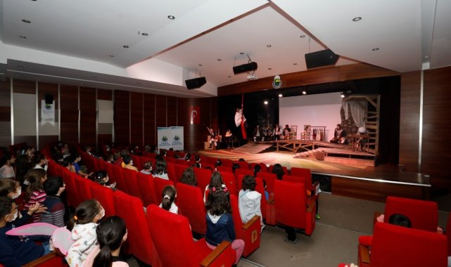 İnegöl'de çocuklar sanatla büyüyor