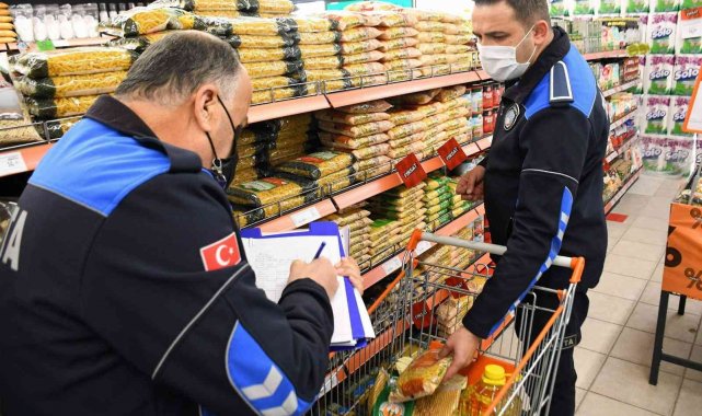 İnegöl'de fahiş fiyat ve etiket oyununa taviz yok